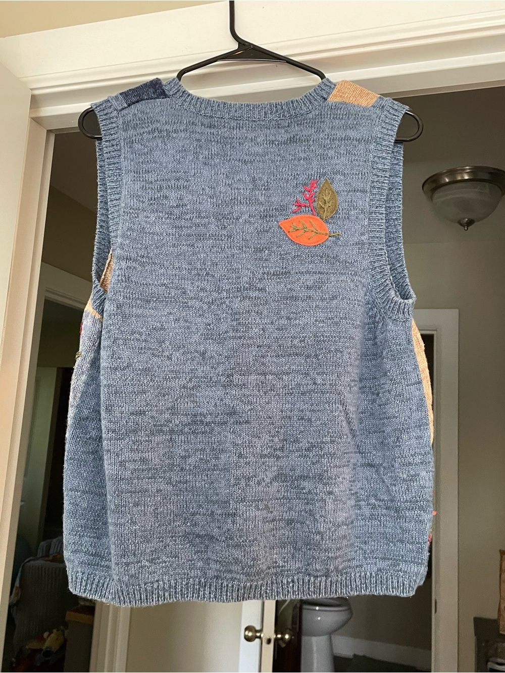 Tiara Blue Patchwork Embroidered Leaf Knit Vest - Picture 4 of 4
